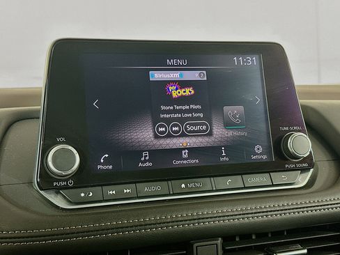 Used 2023 Nissan Rogue S image 21