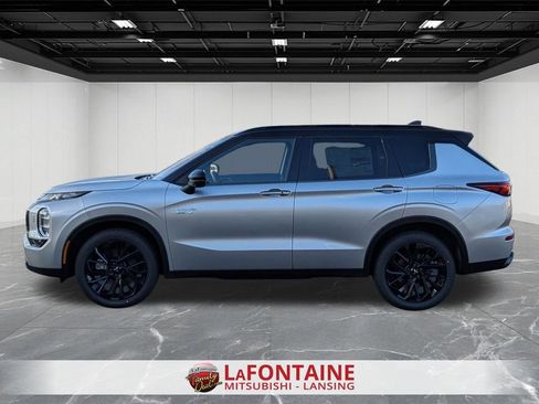 New 2025 Mitsubishi Outlander SEL Black Edition image 2