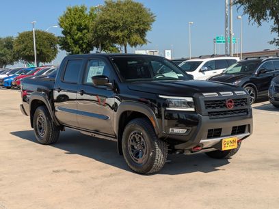 New 2025 Nissan Frontier PRO-4X w/ Pro Convenience Package