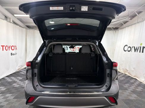 Used 2023 Toyota Highlander Platinum AWD/4WD image 16