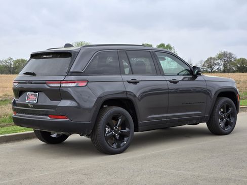 New 2026 Jeep Grand Cherokee Limited AWD/4WD image 3