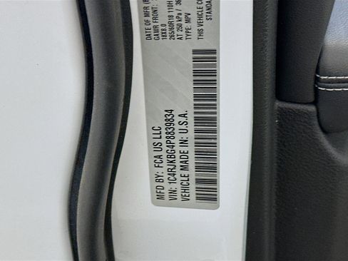 Used 2023 Jeep Grand Cherokee L Limited AWD/4WD image 12