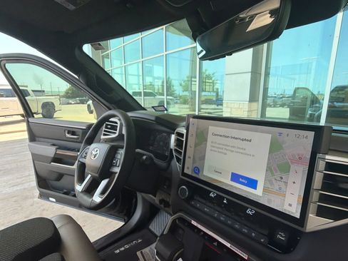 Used 2026 Toyota Tundra Limited AWD/4WD image 28