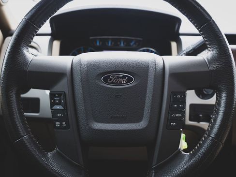 Used 2012 Ford F150 Lariat w/ Lariat Chrome Pkg image 13