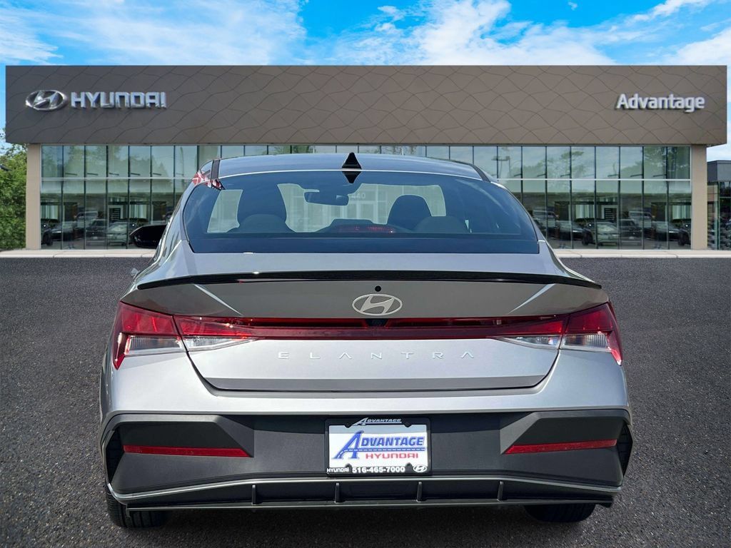 Certified 2026 Hyundai Elantra Sport FWD image 4
