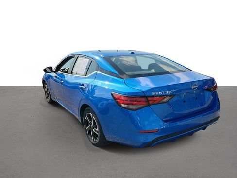 Certified 2025 Nissan Sentra SV FWD image 4