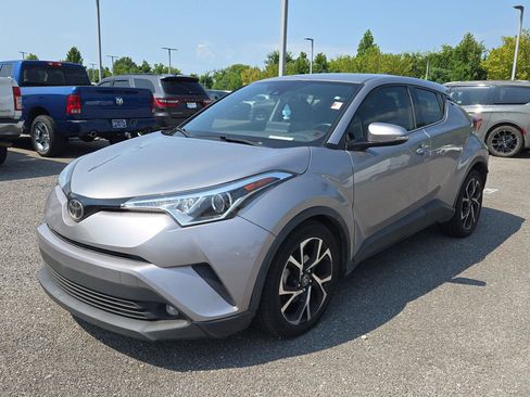 Used 2019 Toyota C-HR Limited FWD image 3