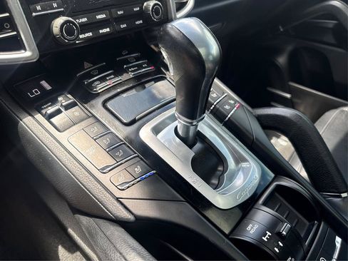 Used 2017 Porsche Cayenne S AWD/4WD image 24