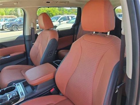 Used 2024 Kia Carnival SX Prestige FWD image 18