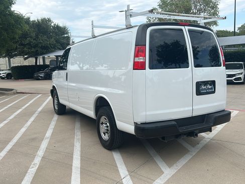 Used 2021 Chevrolet Express 2500 w/ Driver Convenience Package RWD image 3
