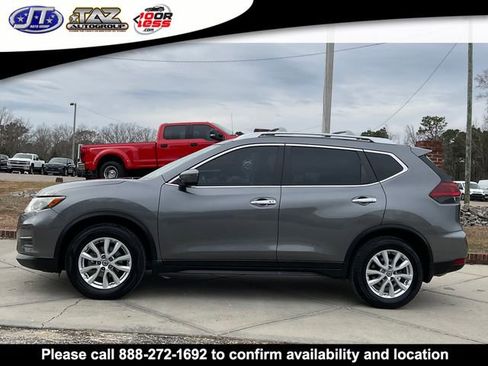 Used 2019 Nissan Rogue SV image 4