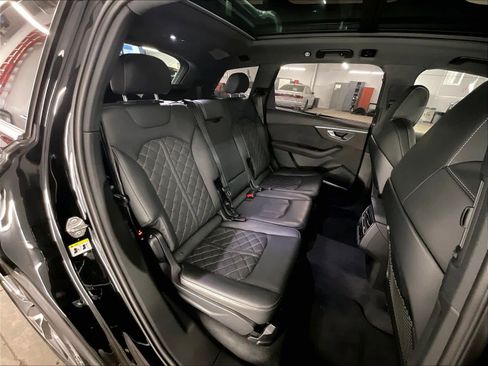 Used 2023 Audi SQ7 Premium Plus w/ Executive Package AWD/4WD image 28