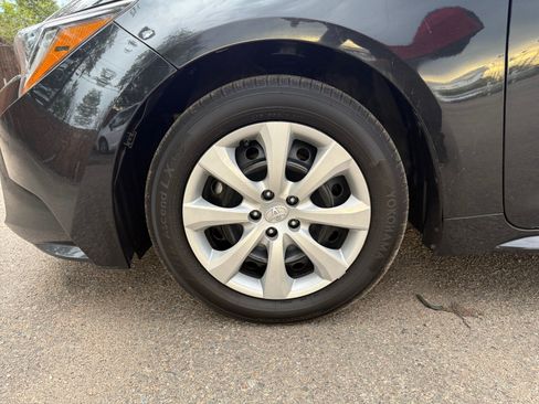 Used 2021 Toyota Corolla LE FWD image 24