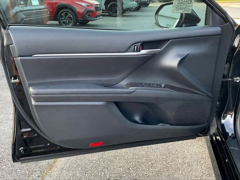 Used 2022 Toyota Camry LE image 21