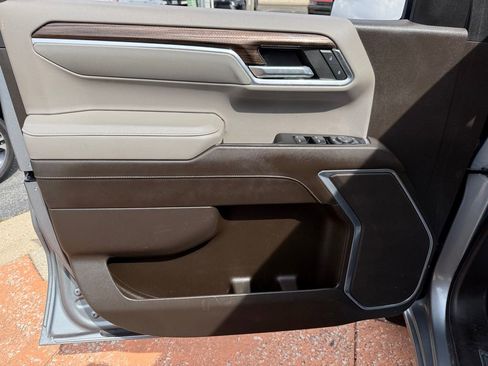 Used 2023 Chevrolet Silverado 1500 LT w/ Protection Package AWD/4WD image 9