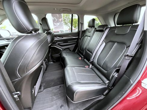 Certified 2022 Jeep Grand Cherokee Limited w/ MOPAR Finishing Package image 20