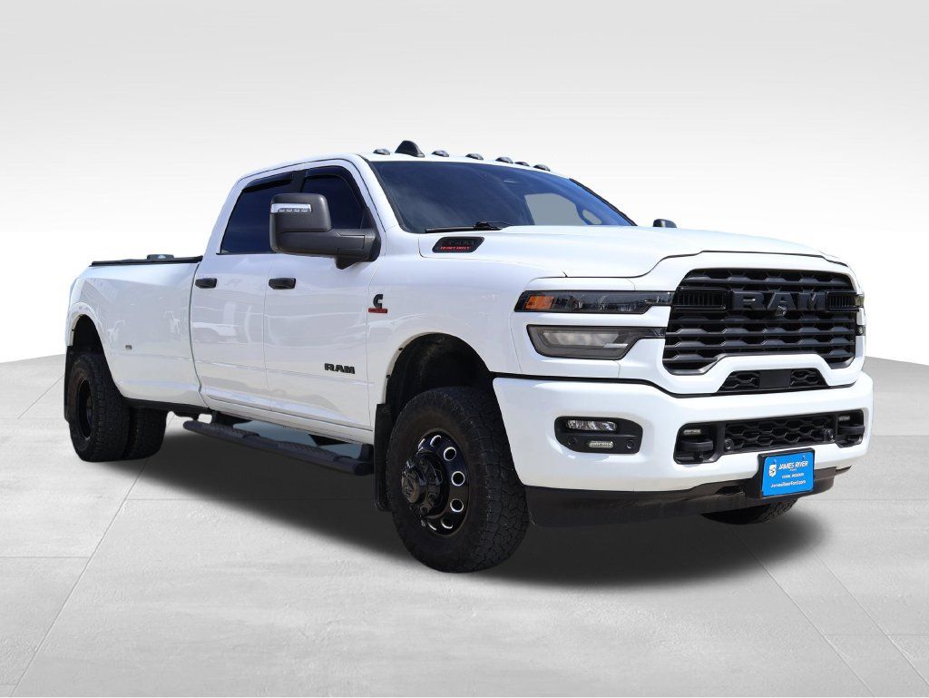Used 2025 RAM 3500 Big Horn AWD/4WD image 7