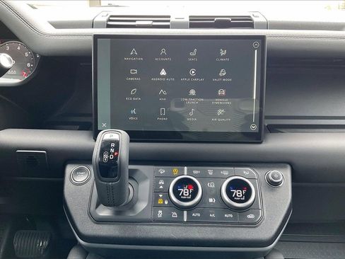Used 2025 Land Rover Defender 110 S image 15