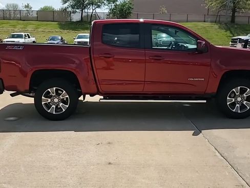 Used 2018 Chevrolet Colorado Z71 AWD/4WD image 9