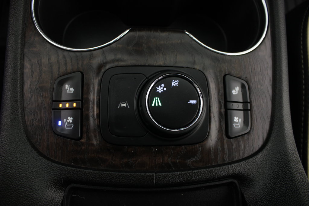 Used 2023 GMC Acadia Denali w/ Denali Ultimate Package FWD image 10