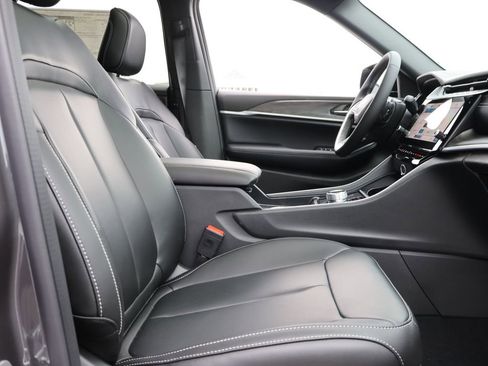 New 2026 Jeep Grand Cherokee L Limited w/ Trailer Tow Package image 9