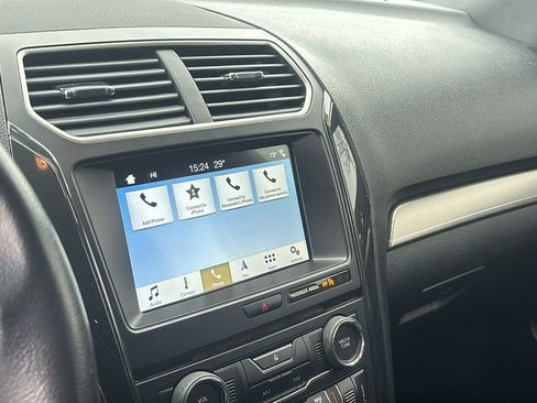 Used 2018 Ford Explorer XLT w/ Equipment Group 201A image 19