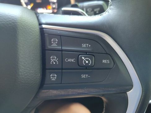 Used 2021 Jeep Grand Cherokee L Limited AWD/4WD image 26