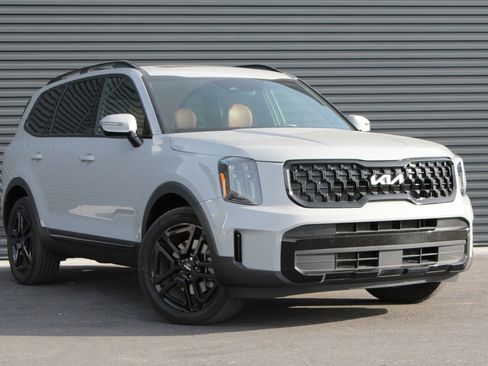 Used 2024 Kia Telluride EX X-Line image 3