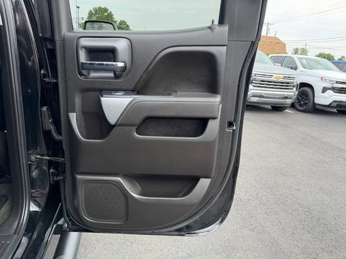 Used 2017 Chevrolet Silverado 1500 LT w/ Midnight Edition AWD/4WD image 11