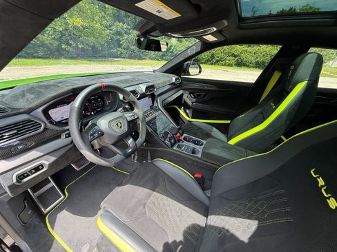 Used 2023 Lamborghini Urus Performante AWD/4WD image 20