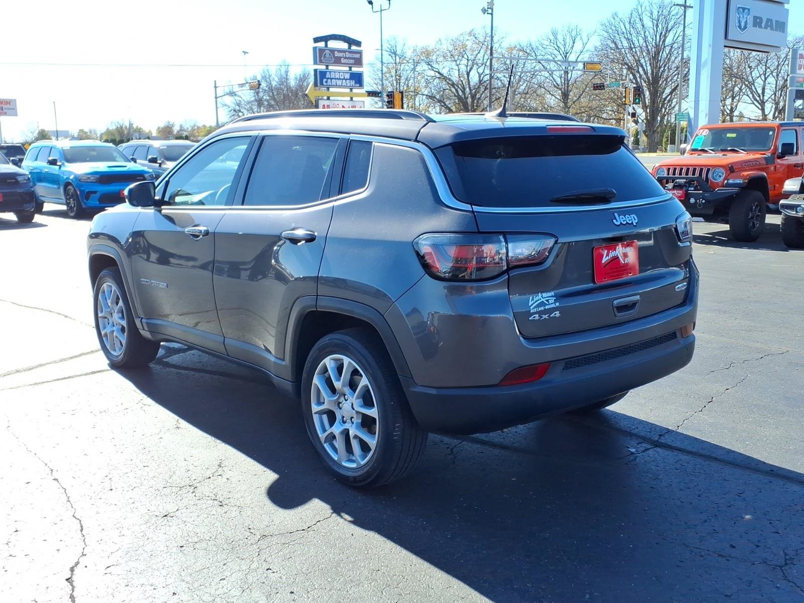 Used 2023 Jeep Compass Latitude w/ Sun and Sound Group AWD/4WD image 6