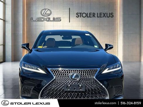 Used 2022 Lexus LS 500 AWD w/ Accessory Package (Z2) image 2