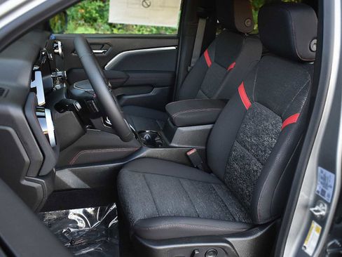 New 2026 Chevrolet Colorado Z71 image 9