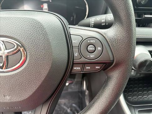 Certified 2025 Toyota RAV4 LE AWD/4WD image 16