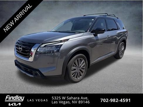 Used 2024 Nissan Pathfinder SL w/ SL Premium Package AWD/4WD image 1