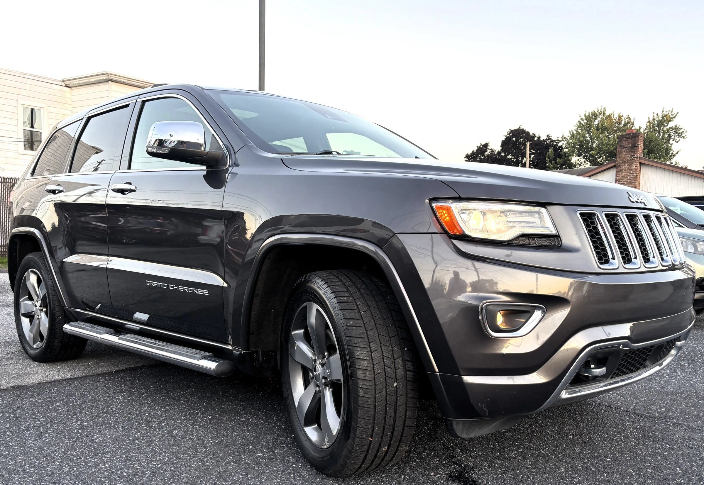 Used 2014 Jeep Grand Cherokee Overland AWD/4WD image 3
