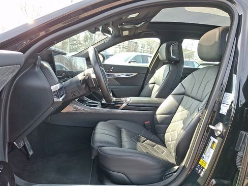 Used 2024 BMW 740i xDrive xDrive image 13