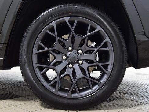 Used 2025 Jeep Grand Cherokee L Summit image 28