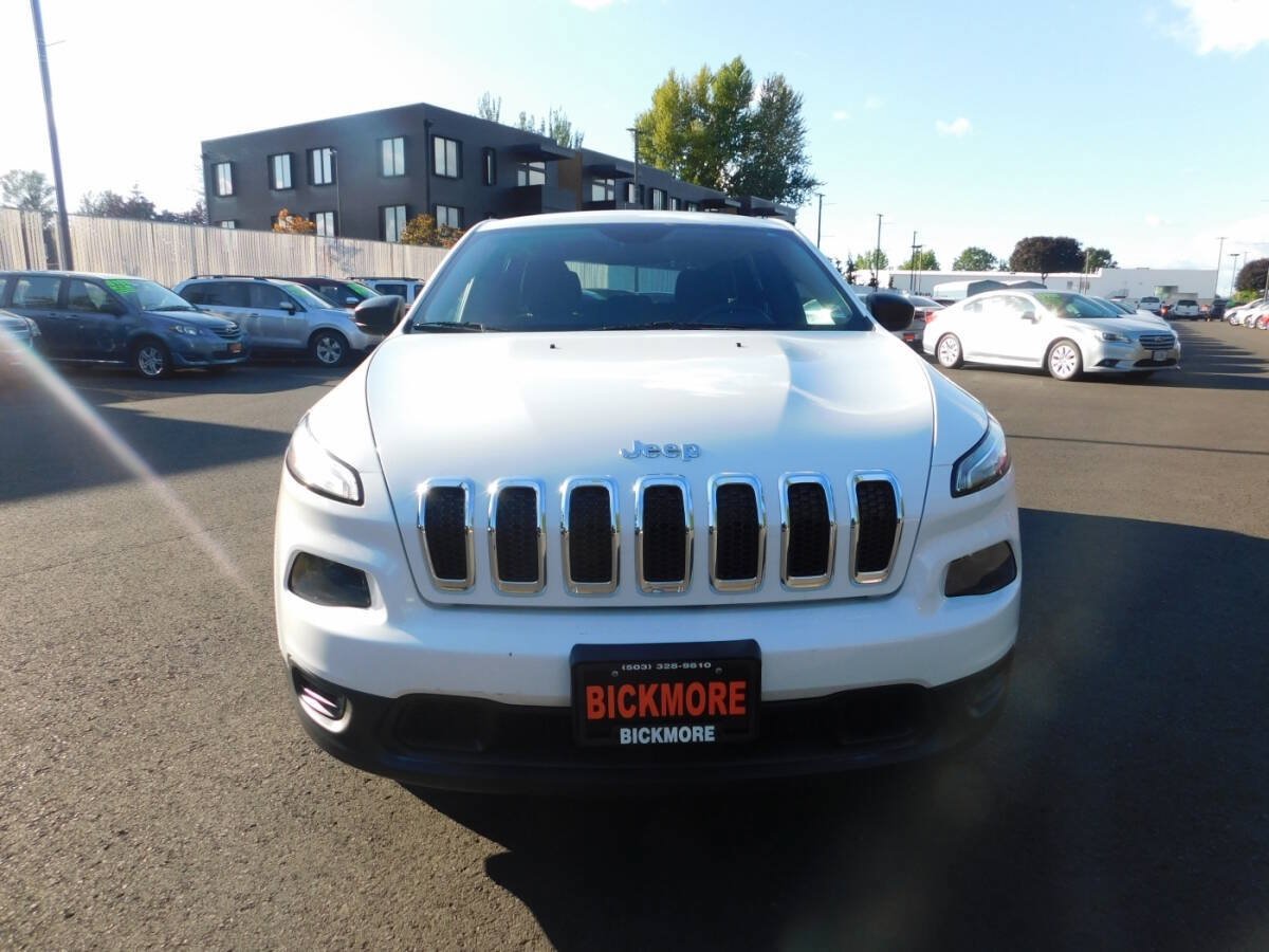 Used 2017 Jeep Cherokee Sport FWD image 18