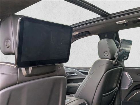 Used 2023 Cadillac Escalade V w/ LPO, ONYX Package AWD/4WD image 17