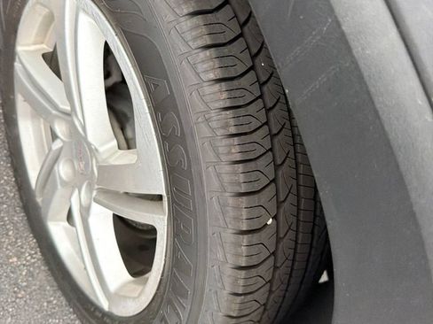 Used 2018 GMC Terrain SLE FWD image 4