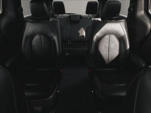New 2027 Chrysler Pacifica Select FWD image 33