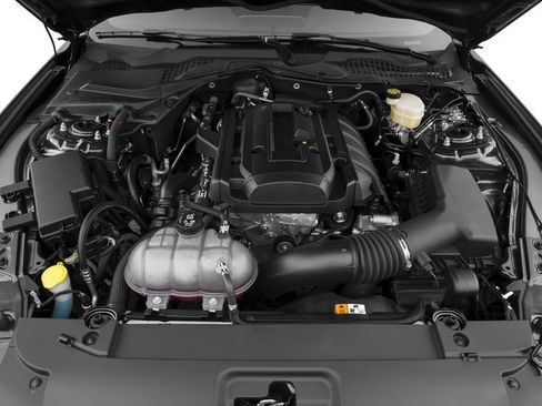 Used 2016 Ford Mustang Coupe RWD image 13