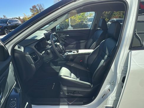 Certified 2024 Nissan Rogue SL image 11