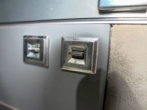 Used 1990 GMC Jimmy 4WD image 35