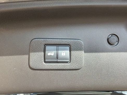 Used 2023 Nissan Armada SL w/ Midnight Edition Package RWD image 29