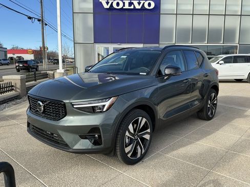 New 2026 Volvo XC40 B5 Ultra w/ Climate Package image 2