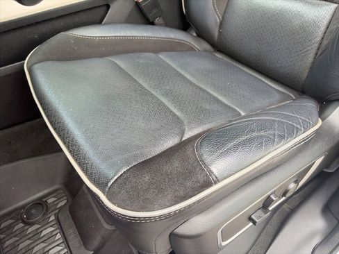 Used 2022 RAM 1500 Laramie AWD/4WD image 23