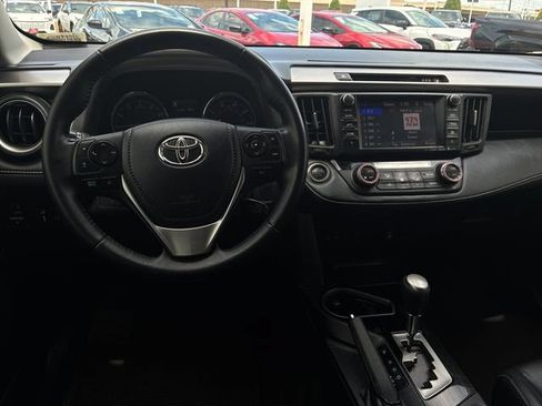 Used 2018 Toyota RAV4 Limited FWD image 14