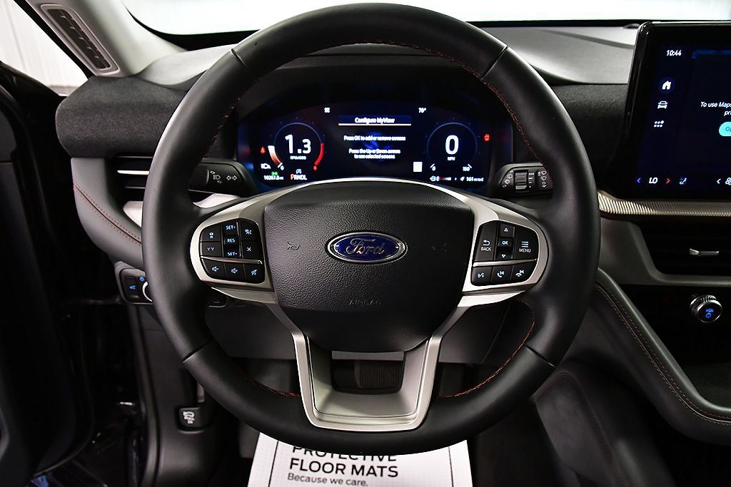 Used 2025 Ford Explorer Active w/ Active Comfort Package AWD/4WD image 17